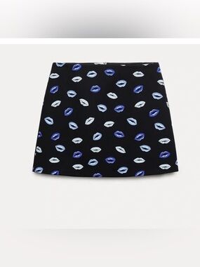 ZARA COLLECTION Lip Mini Skirt
